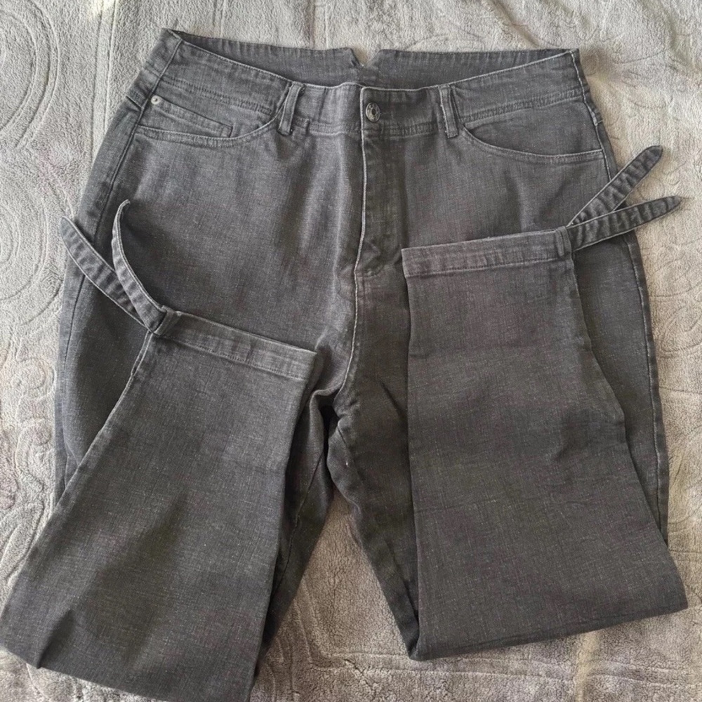 NWT Soncy size 2 Women’s 18/20 High Waisted  Jeans With Tie Hems Plus Size
